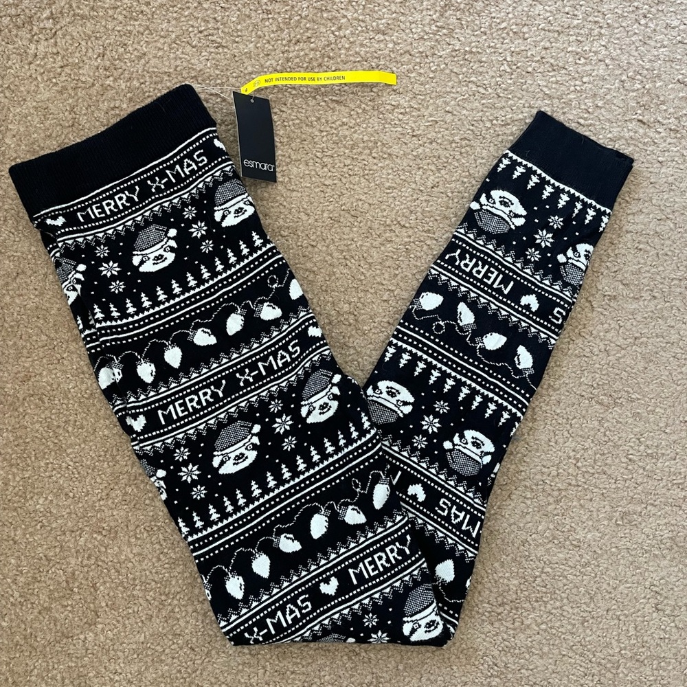 Esmara Merry Xmas leggings with sloths. Super cute! NWT. Size M 8-10